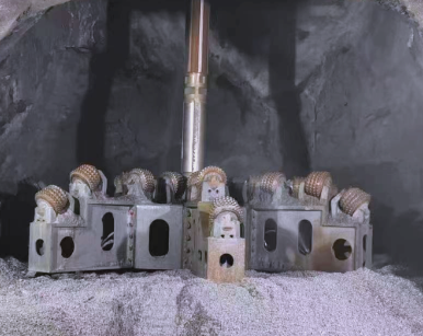 一次成型6米直徑天井鉆機(jī) 一次成型6米直徑天井鉆機(jī)